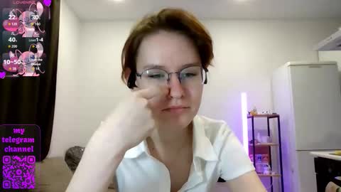 Snapshot of renaeblaski chatting on 03-04-26, 06:14 Claire online show from 03-04-26, 06:14