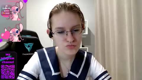 Snapshot of renaeblaski chatting on 03-07-26, 06:27 Claire online show from 03-07-26, 06:27