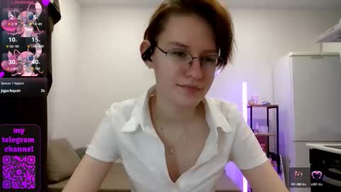 Snapshot of renaeblaski chatting on 03-12-26, 05:19 Claire online show from 03-12-26, 05:19