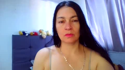 renata_hot1 online show from 06-01-26, 07:15