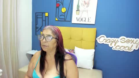 renata_milf_ online show from 09-17-25, 11:56
