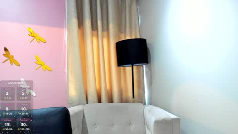 Snapshot of renataruiz_rr chatting on 01-11-25, 06:12 online show from 01-11-25, 06:12