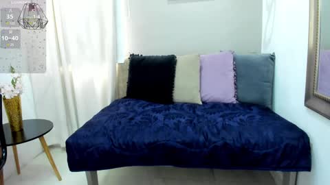 Snapshot of renataruiz_rr chatting on 02-14-25, 03:05 online show from 02-14-25, 03:05