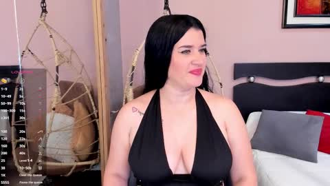 Snapshot of renataruiz_rr chatting on 10-10-25, 12:04 online show from 10-10-25, 12:04