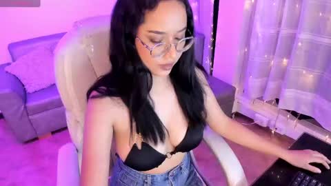 renaxi_smith online show from 01-12-25, 01:11