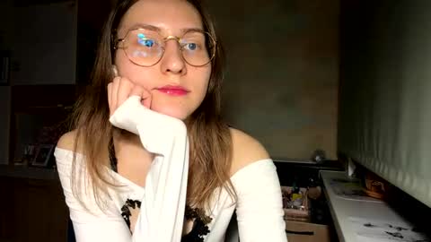 Mia online show from 04-30-26, 08:57