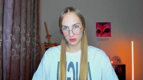 Rina online show from 10-20-25, 04:29