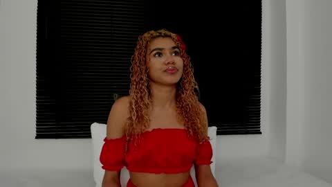 Snapshot of rennatta_sx chatting on 03-31-26, 03:19 Renata online show from 03-31-26, 03:19