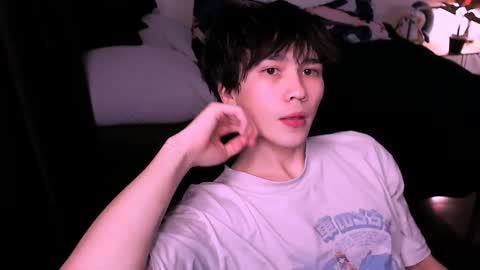 Snapshot of rennuts chatting on 11-16-25, 02:44 rennuts online show from 11-16-25, 02:44