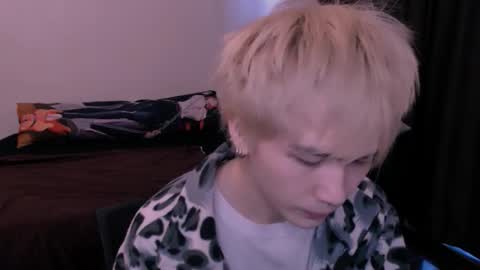 Snapshot of rennuts chatting on 03-15-26, 08:20 rennuts online show from 03-15-26, 08:20