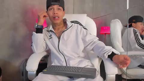 Ren online show from 12-02-25, 02:39