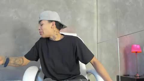 Ren online show from 12-04-25, 02:54