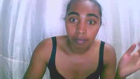 Snapshot of rephaleta chatting on 10-24-25, 10:44 Rephaleta online show from 10-24-25, 10:44