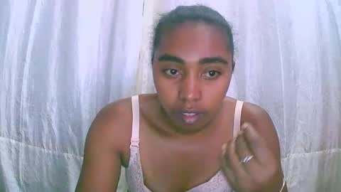 Snapshot of rephaleta chatting on 10-29-25, 06:37 Rephaleta online show from 10-29-25, 06:37