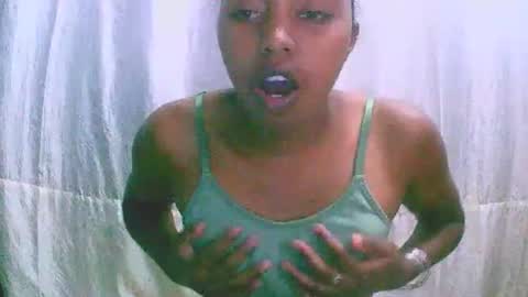 Snapshot of rephaleta chatting on 11-13-25, 11:09 Rephaleta online show from 11-13-25, 11:09