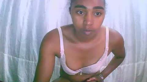 Snapshot of rephaleta chatting on 11-20-25, 06:35 Rephaleta online show from 11-20-25, 06:35