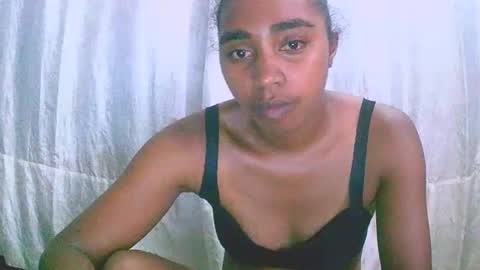 Snapshot of rephaleta chatting on 11-26-25, 10:49 Rephaleta online show from 11-26-25, 10:49