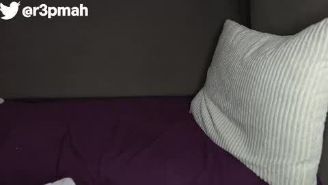 Snapshot of repmah chatting on 09-26-25, 12:42 My name is Repmah help me to get 50 thumb-up online show from 09-26-25, 12:42