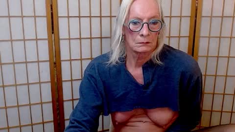 Snapshot of resisty chatting on 11-17-25, 11:43 Betsy online show from 11-17-25, 11:43