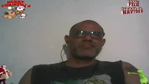 Snapshot of retlam37 chatting on 12-12-24, 05:20 Walter online show from 12-12-24, 05:20