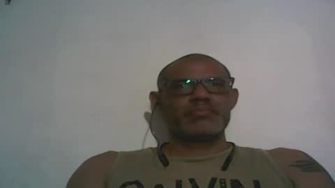 Snapshot of retlam37 chatting on 12-28-24, 07:11 Walter online show from 12-28-24, 07:11