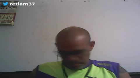 Snapshot of retlam37 chatting on 01-22-25, 06:20 Walter online show from 01-22-25, 06:20