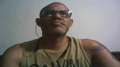 Snapshot of retlam37 chatting on 02-19-25, 05:27 Walter online show from 02-19-25, 05:27