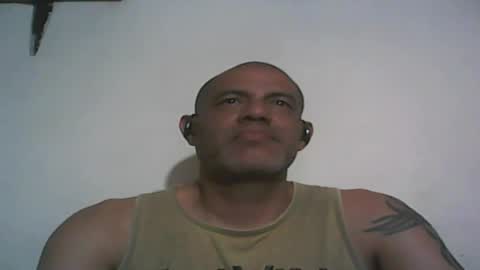 Snapshot of retlam37 chatting on 09-10-25, 05:18 Walter online show from 09-10-25, 05:18