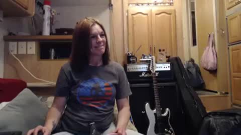 Snapshot of retro834 chatting on 01-01-25, 05:43 Rhett online show from 01-01-25, 05:43