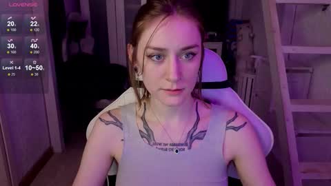 Snapshot of retromarie chatting on 01-16-26, 03:27 Rie online show from 01-16-26, 03:27