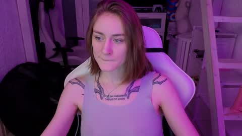 Snapshot of retromarie chatting on 02-06-26, 04:54 Rie online show from 02-06-26, 04:54