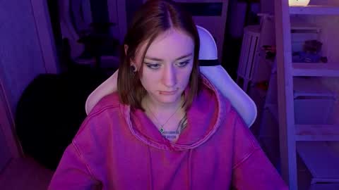 Snapshot of retromarie chatting on 02-16-26, 09:33 Rie online show from 02-16-26, 09:33