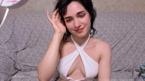 Snapshot of revalation_ chatting on 09-14-25, 05:45 Ewiwi online show from 09-14-25, 05:45