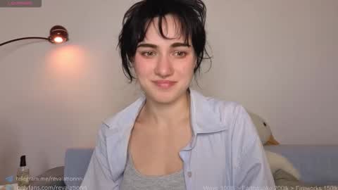 Snapshot of revalation_ chatting on 09-27-25, 06:35 Ewiwi online show from 09-27-25, 06:35