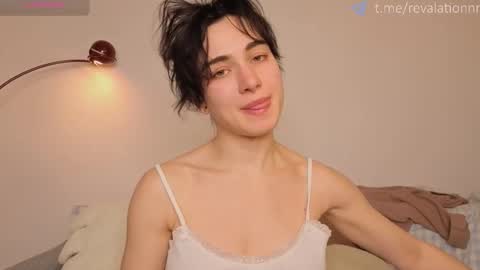 Snapshot of revalation_ chatting on 12-19-25, 04:47 Ewiwi online show from 12-19-25, 04:47