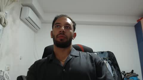 Snapshot of revivedunknown chatting on 10-27-25, 05:06 Chris online show from 10-27-25, 05:06