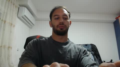 Snapshot of revivedunknown chatting on 10-29-25, 04:53 Chris online show from 10-29-25, 04:53