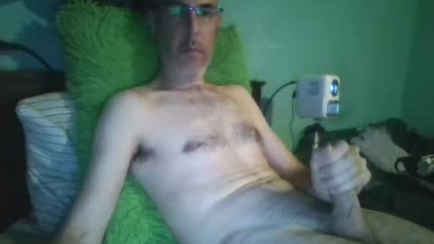 Snapshot of reyes_albert2006 chatting on 09-17-25, 11:12 reyes_albert2006 online show from 09-17-25, 11:12