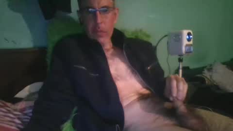 reyes_albert2006 online show from 02-22-26, 10:14