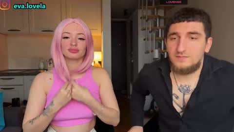 Snapshot of reyeva chatting on 10-22-25, 07:30 reyeva online show from 10-22-25, 07:30