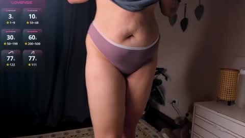 Snapshot of reyniri chatting on 05-15-26, 03:41 Rein online show from 05-15-26, 03:41