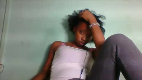 Snapshot of rhesa404090 chatting on 03-10-26, 05:07 rhesa404090 online show from 03-10-26, 05:07