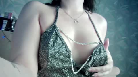 Snapshot of ria_32 chatting on 12-28-24, 02:33 ria_32 online show from 12-28-24, 02:33