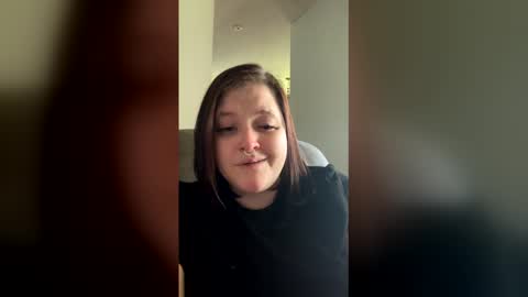 Snapshot of riah_babbie chatting on 05-11-26, 04:04 riah_babbie online show from 05-11-26, 04:04
