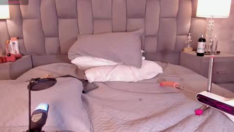 Riana online show from 02-09-25, 08:11