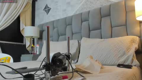 Riana online show from 02-21-25, 07:01