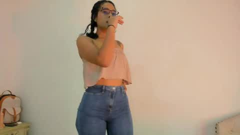 Snapshot of riby_ chatting on 05-25-26, 07:20 riby online show from 05-25-26, 07:20