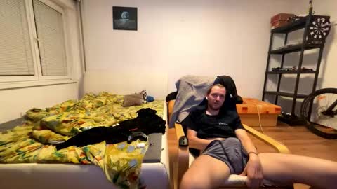 Snapshot of ricciardio chatting on 10-10-25, 10:53 ricciardio online show from 10-10-25, 10:53