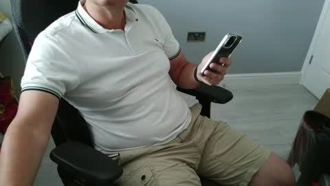 UK Straight Guy online show from 06-02-26, 02:19