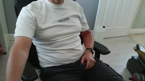 UK Straight Guy online show from 06-25-26, 09:58